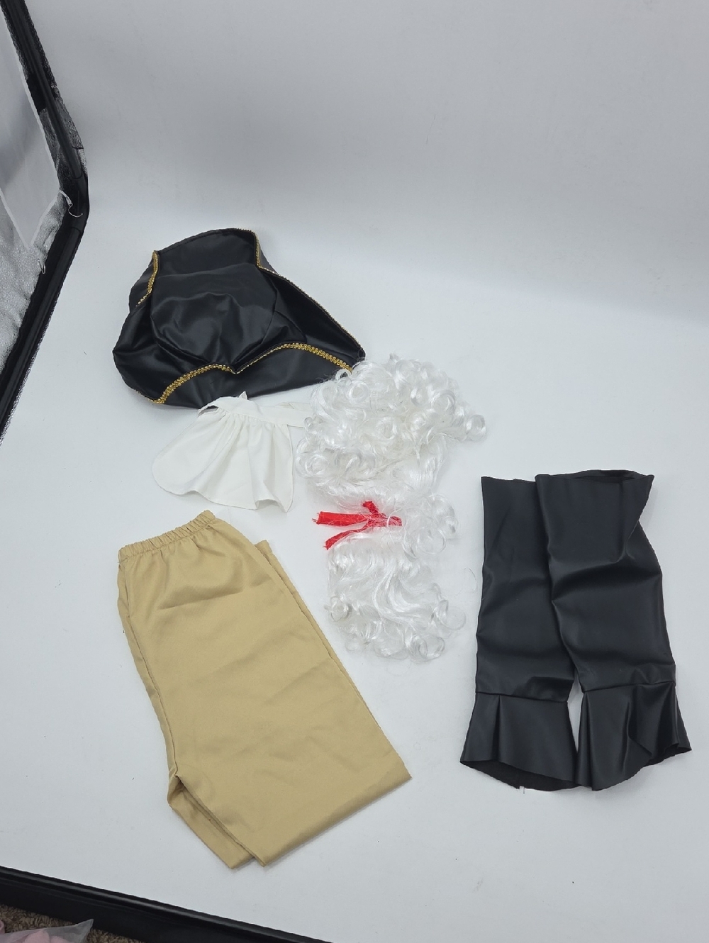 Classic Colonial Boys' Costume in Navy and Cream with White Wig - Picture 12 of 16